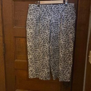 Land's End Wide Leg Sport Knit Crop Floral Patterned Pants LP